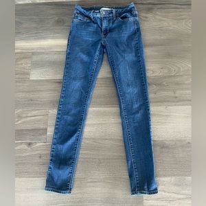 Levi 711 jeans